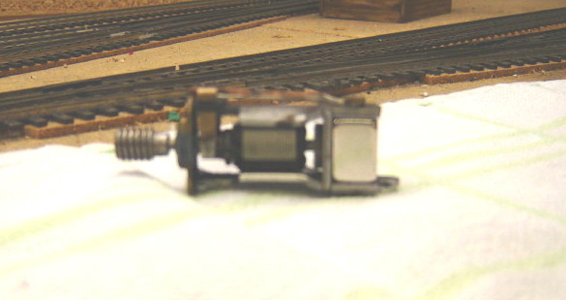 New neodymium magnet inserted into Tri-ang/Hornby X04 motor