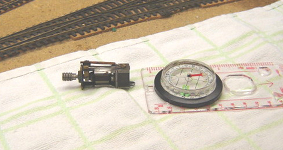 Tri-ang/Hornby X04 motor showing old alnico magnet